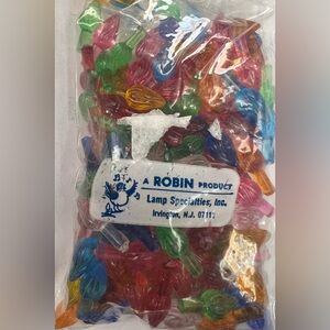 A‎ Robin Product- Ceramic Christmas Tree Replacement Plastic pieces- Multicolor